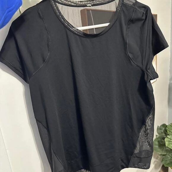 Lululemon mesh back black tee - Picture 1 of 2